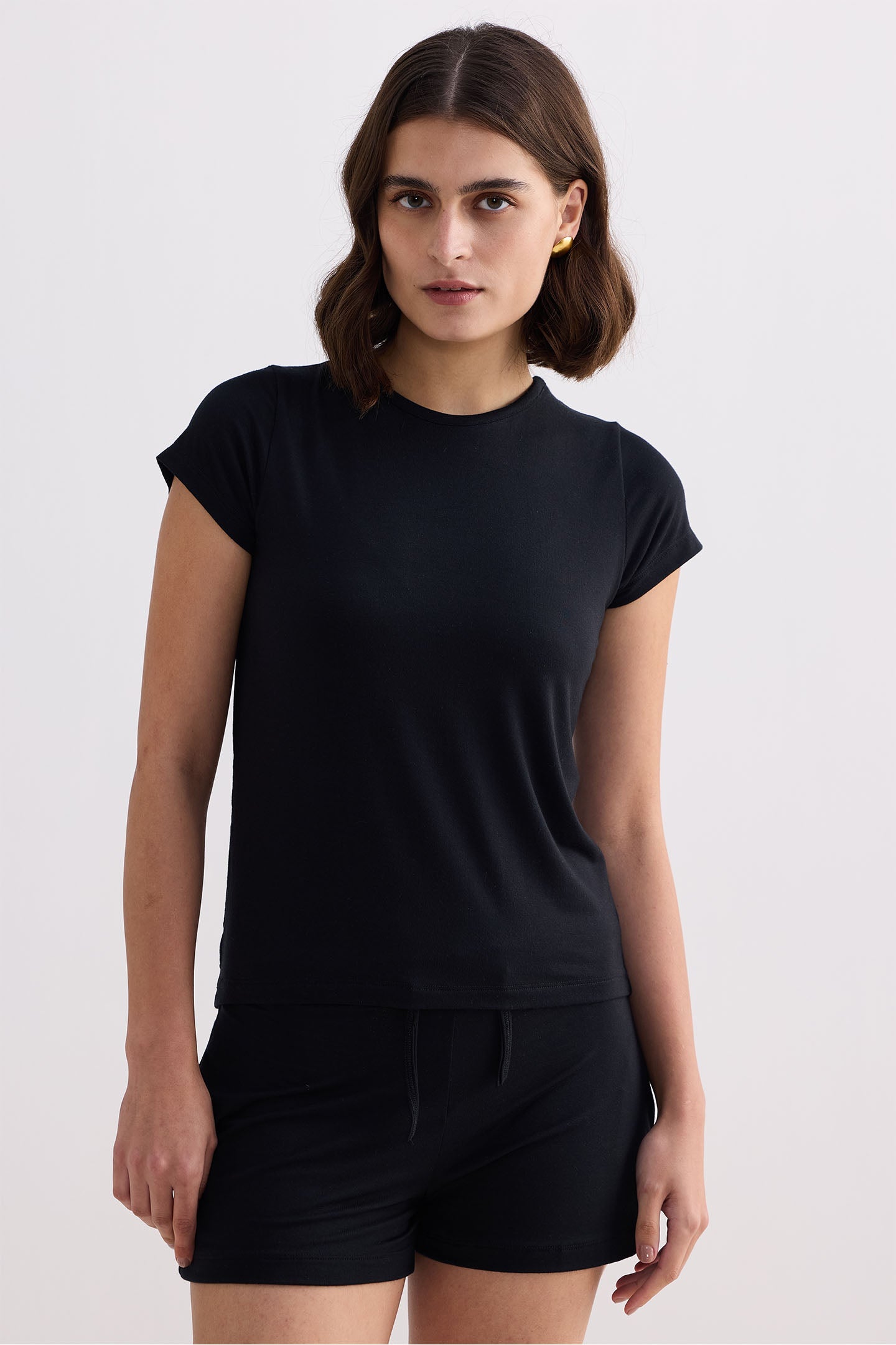 Essential Knit Shorts in Black-4