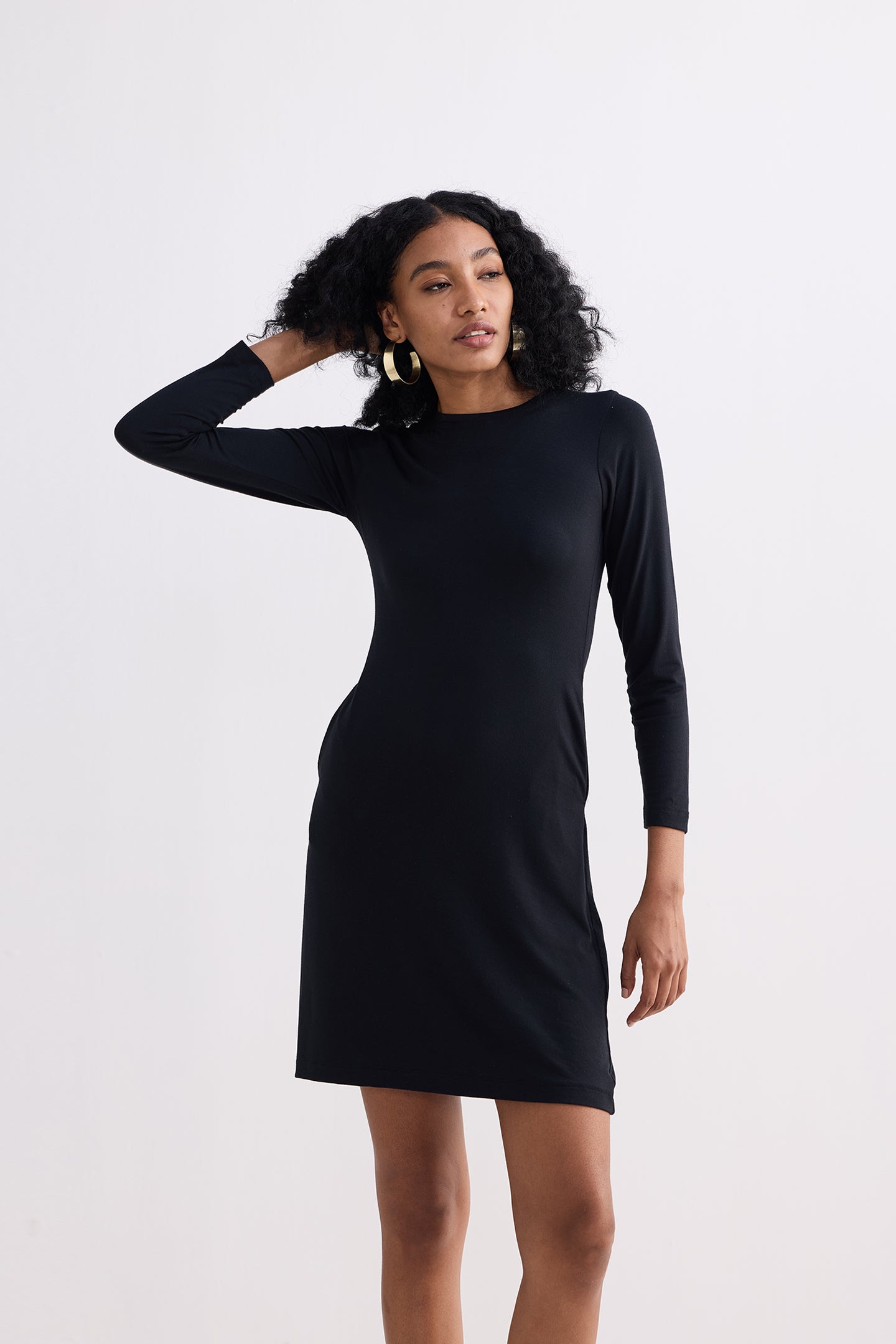 Long Sleeves Fitted Short Dress in Black-4