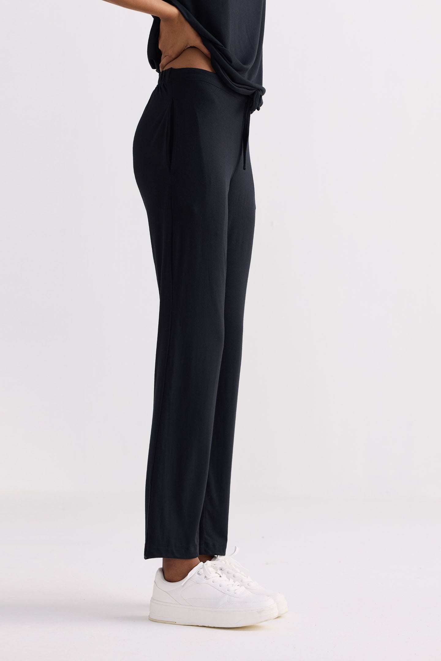 Wide Leg Pant in Black-2